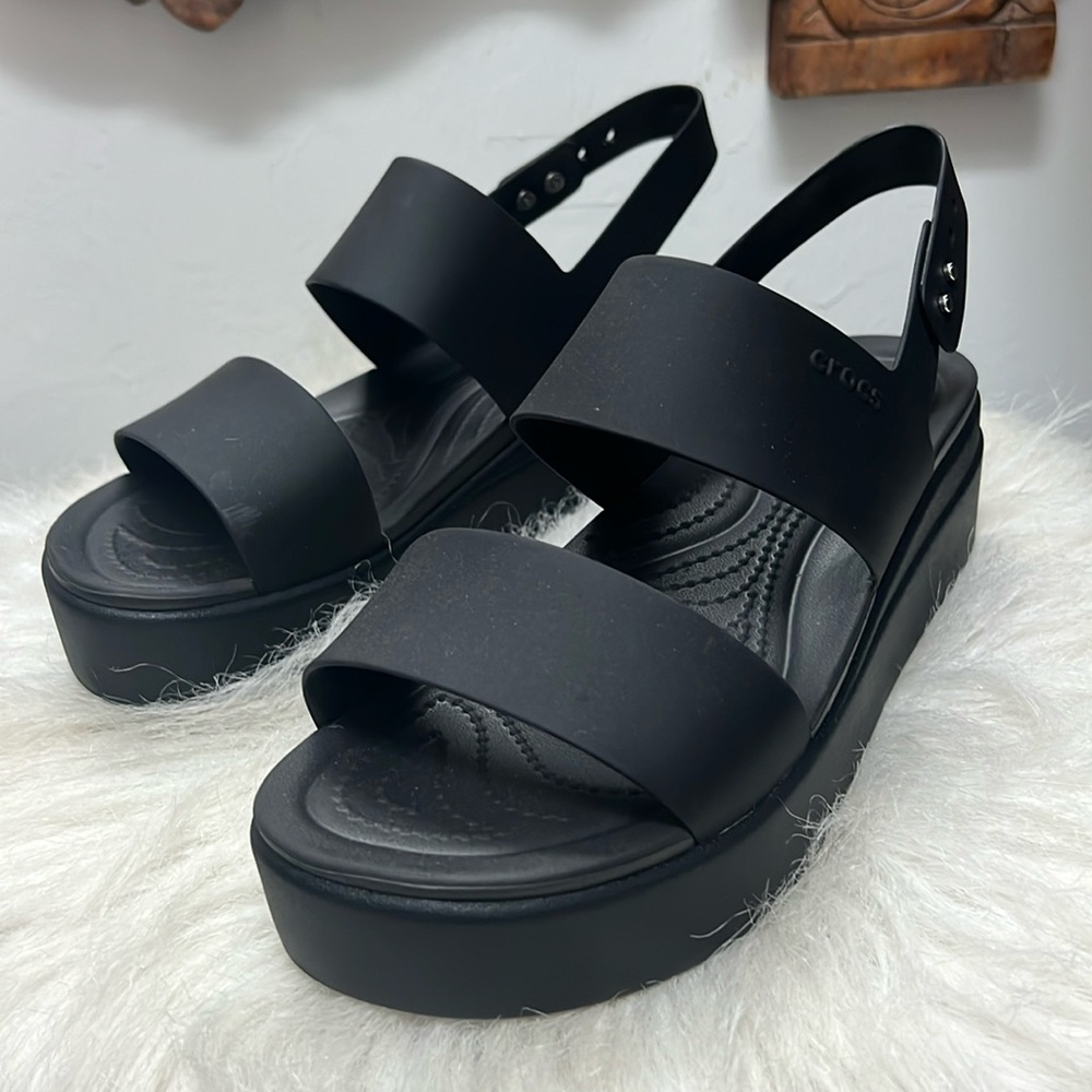 Crocs Women’s Brooklyn Size 9